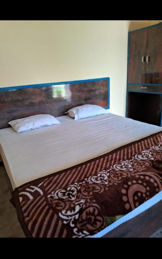 Blue Sky Homestay Кхаджурахо Экстерьер фото