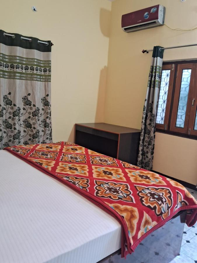 Blue Sky Homestay Кхаджурахо Экстерьер фото
